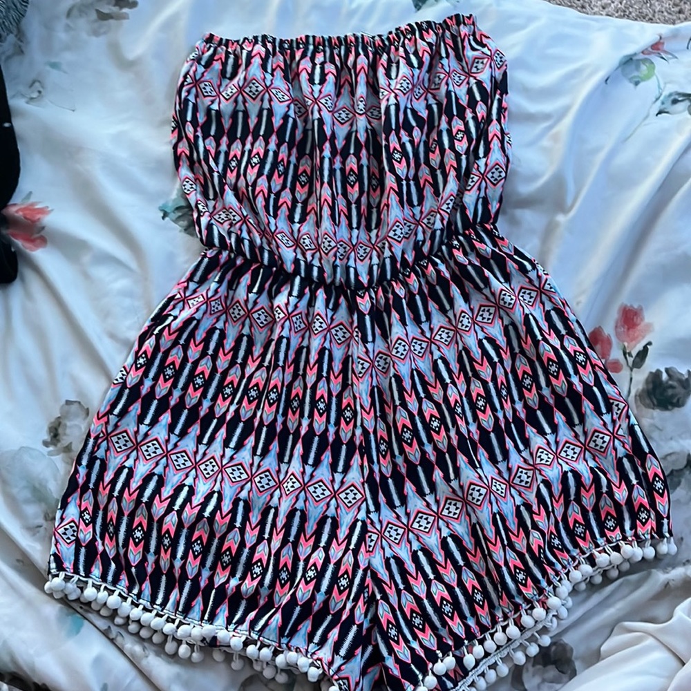 Strapless romper from Yahada